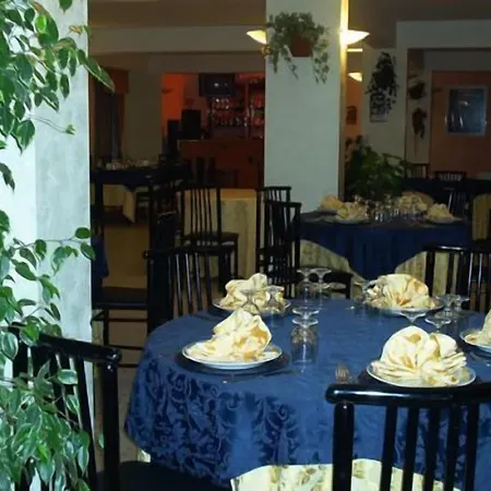 酒店 All'antico Pozzo 3*